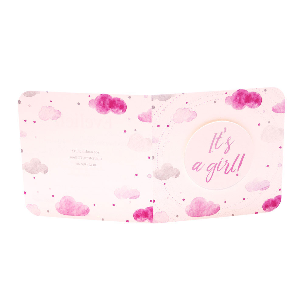 Gestanst geboortekaartje "In de wolken - It's a girl" Gestanst geboortekaartje "In de wolken - It's a girl"