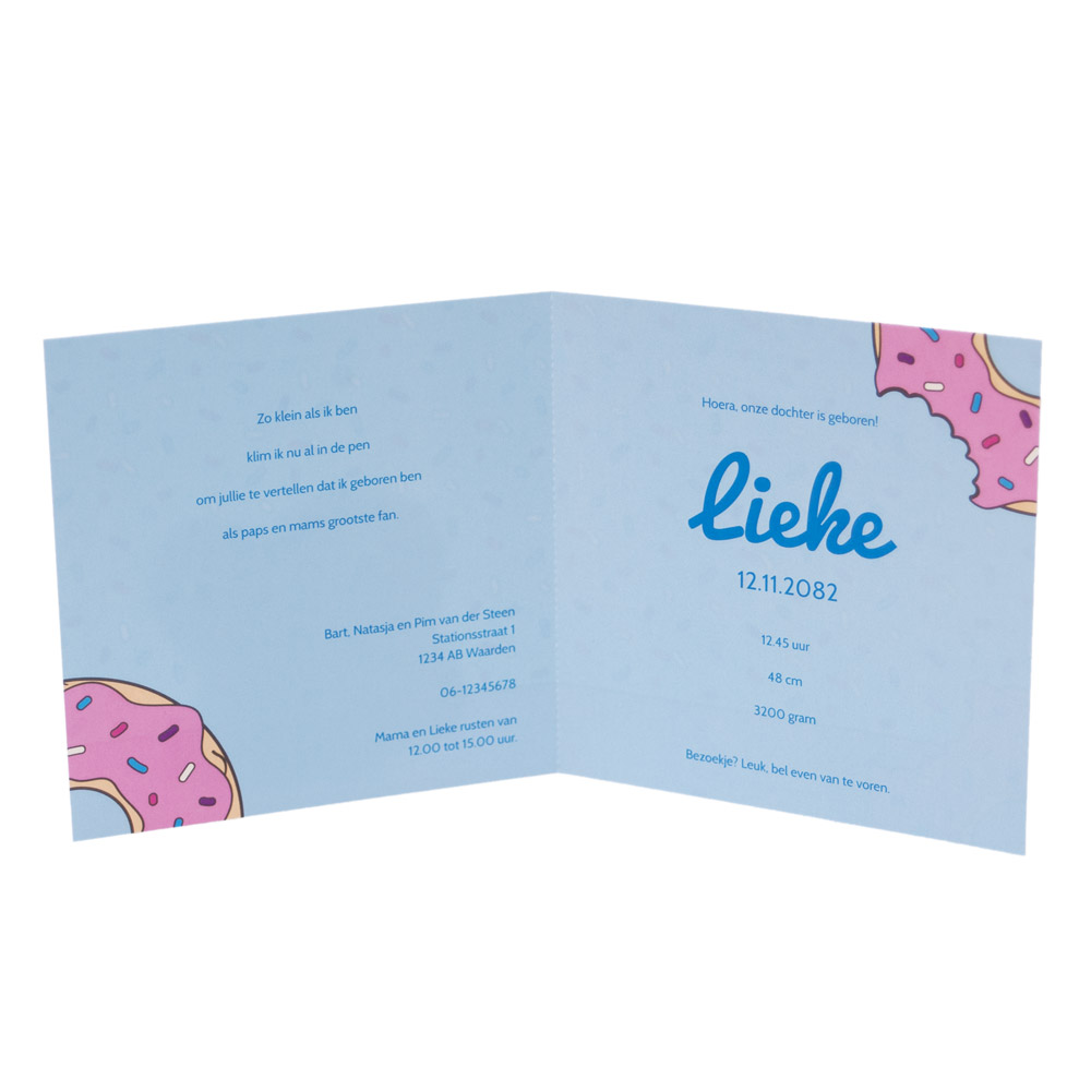 Geboortekaart met opgeplakt hondje in donut Geboortekaart met opgeplakt hondje in donut