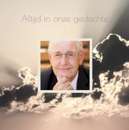 Gevouwen rouwkaart "Foto in de wolken"