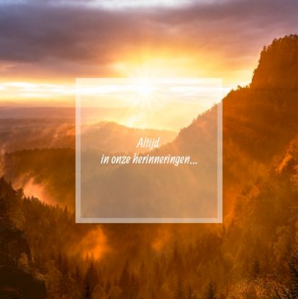 Rouwkaart afbeelding berglandschap met zonsondergang en foto aan binnenzijde