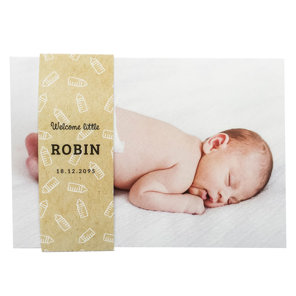 Fotokaart met sleeve "kraft" look en babyflesjes Fotokaart met sleeve "kraft" look en babyflesjes