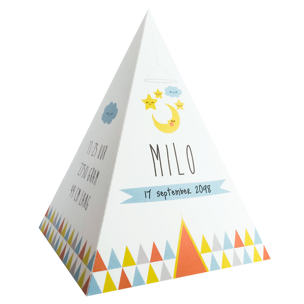 Gestanst geboortekaartje "Tipi tent - maan en sterren" Gestanst geboortekaartje "Tipi tent - maan en sterren"