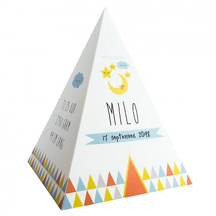 Gestanst geboortekaartje "Tipi tent - maan en sterren"