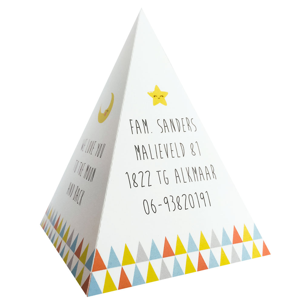 Gestanst geboortekaartje "Tipi tent - maan en sterren" Gestanst geboortekaartje "Tipi tent - maan en sterren"