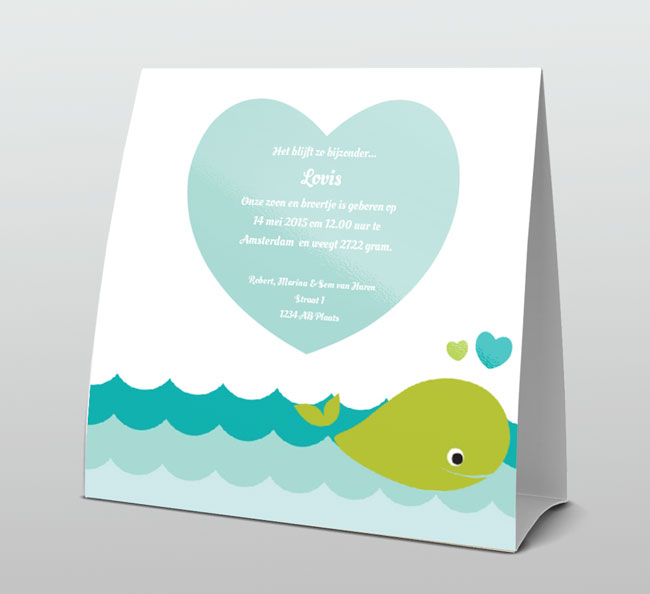 Groen walvisje in het blauwe water Groen walvisje in het blauwe water