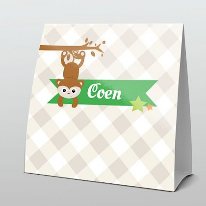 Hangend aapje met ruitjes