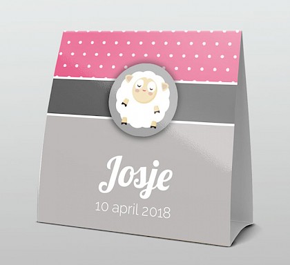 Lief schaapje op hippe achtergrond Lief schaapje op hippe achtergrond