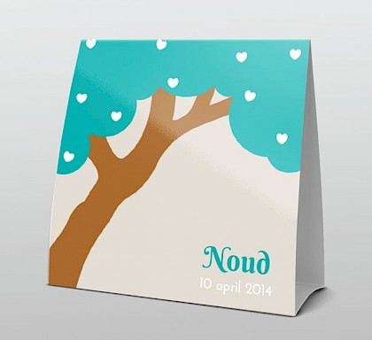 Turquoise boom met witte hartjes