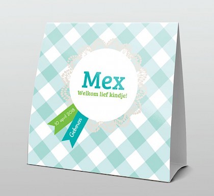 retro design met blauw ruitje en kantje retro design met blauw ruitje en kantje