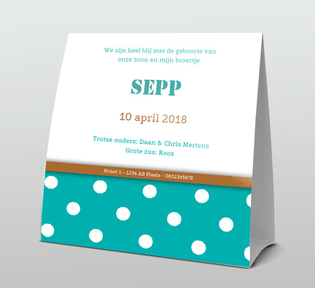 Bruin labeltje met hout en stippen Bruin labeltje met hout en stippen