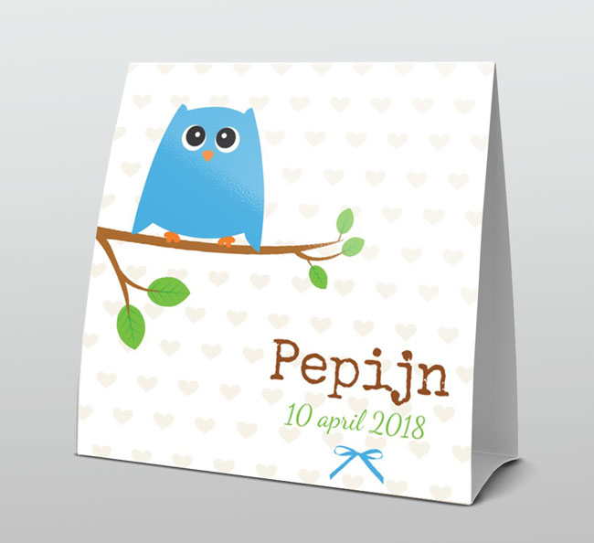 Lief uiltje op een tak met hartjes Lief uiltje op een tak met hartjes