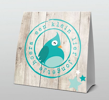 Stoer vogeltje op hout met turquoise tekst Stoer vogeltje op hout met turquoise tekst