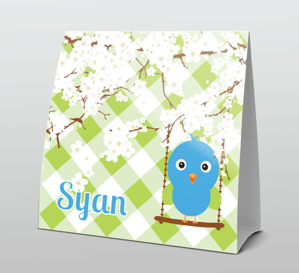 Tentkaart blauw vogeltje op bloesemtak op geruite achtergrond Tentkaart blauw vogeltje op bloesemtak op geruite achtergrond