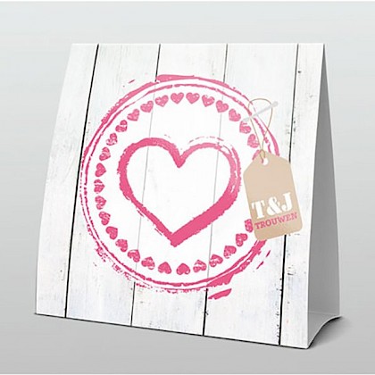 Groot roze hart op steigerhout