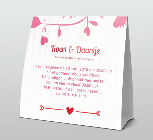Trendy roze hartjes tak op hout Trendy roze hartjes tak op hout