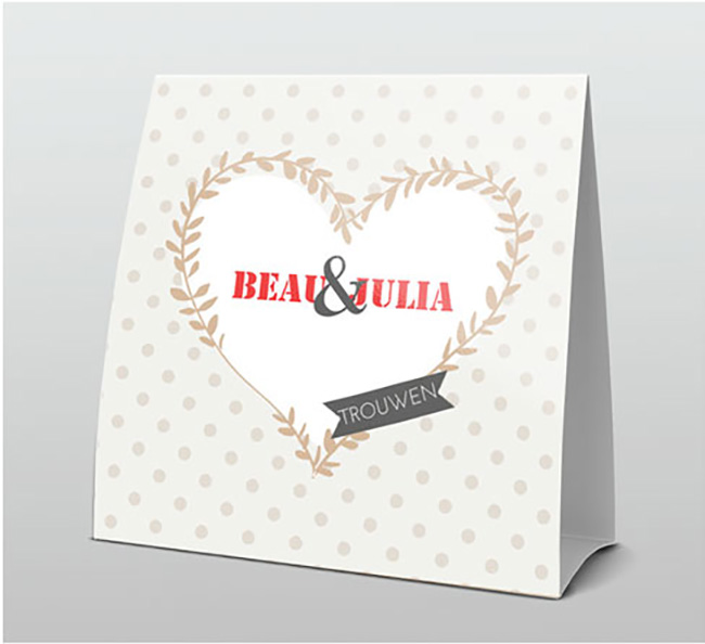 Hart met blaadjes in beige Hart met blaadjes in beige