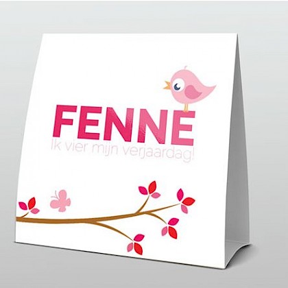 roze vogeltje op een tak