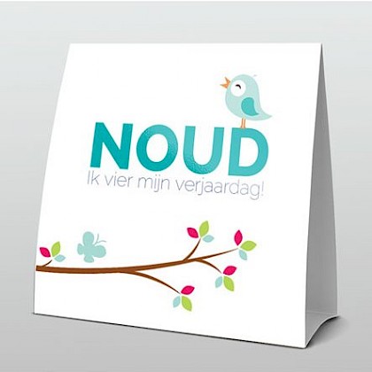 blauw vogeltje op een tak