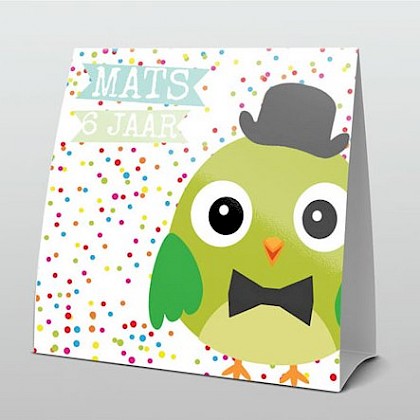 vrolijke uitnodiging met groen vogeltje