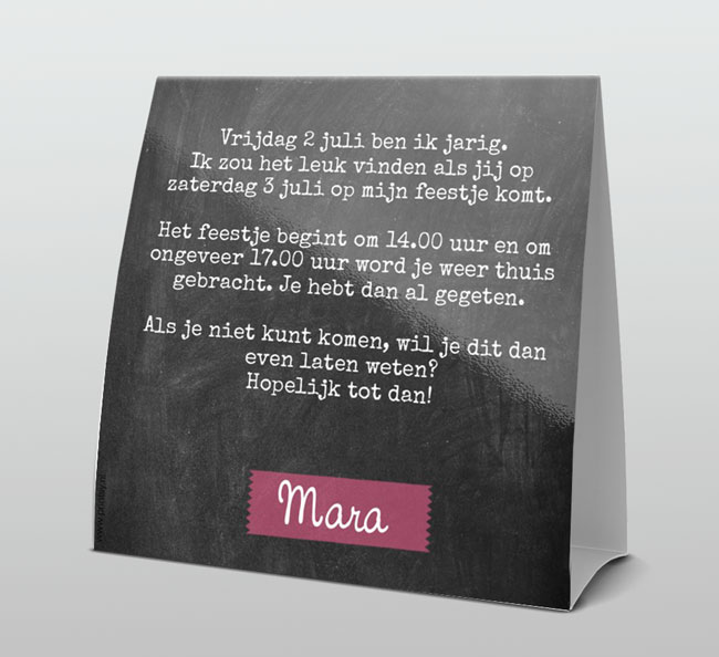 foto geplakt op een krijtbord foto geplakt op een krijtbord