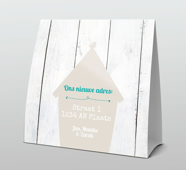 Stoer turquoise sleutel op hout Stoer turquoise sleutel op hout
