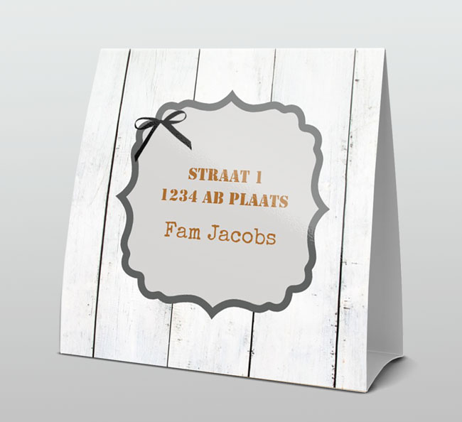 Stoer met grote sleutel op hout Stoer met grote sleutel op hout