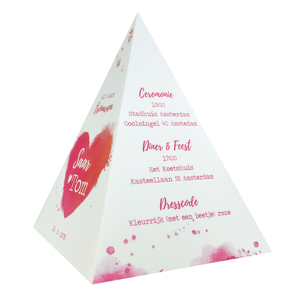 Gestanste trouwkaart tipi met hart Gestanste trouwkaart tipi met hart