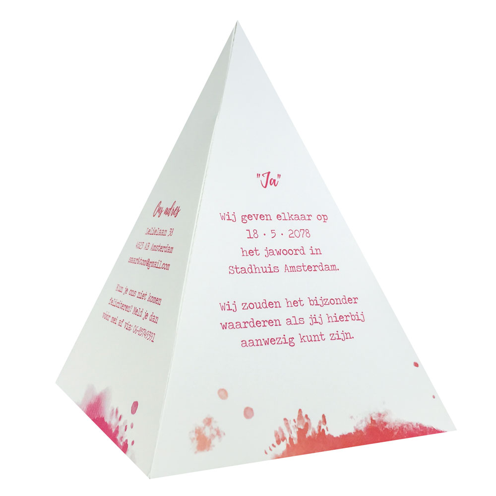 Gestanste trouwkaart tipi met hart Gestanste trouwkaart tipi met hart