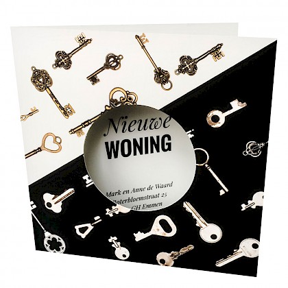 Dubbele kaart met kijkgat en sleutels