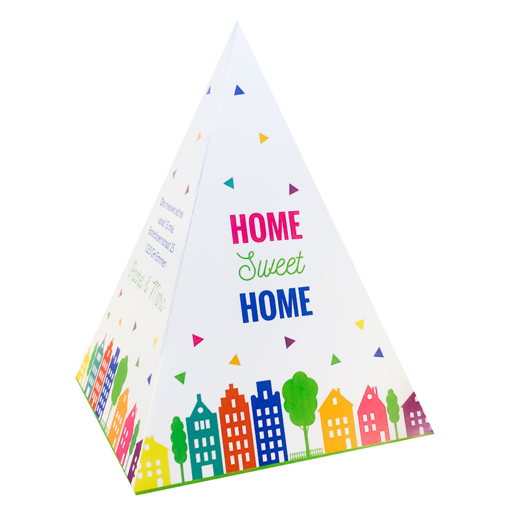 Gestanst verhuiskaartje "Tipi tent kleurrijke straat" Gestanst verhuiskaartje "Tipi tent kleurrijke straat"