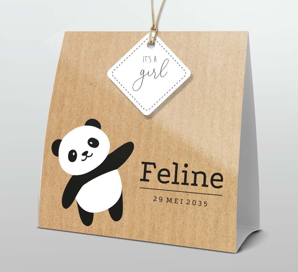 Staand geboortekaartje met panda en labeltje Staand geboortekaartje met panda en labeltje