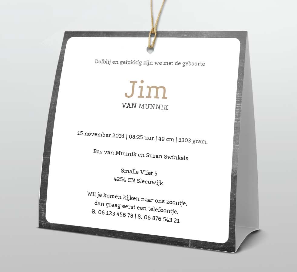 Staand 3D geboortekaartje met rompertje en snor Staand 3D geboortekaartje met rompertje en snor