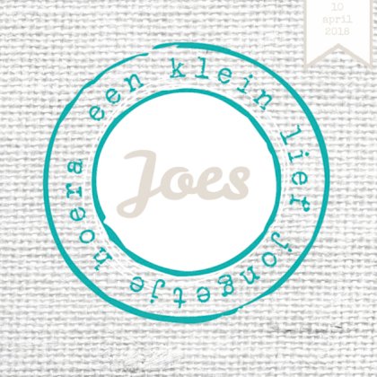 Kaartje "Blauwe stempel op grijs linnen"