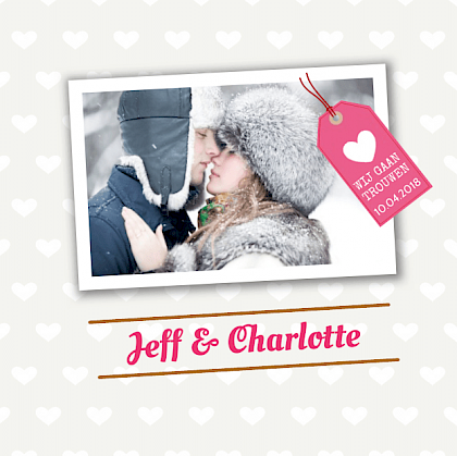 Trouwkaart "Fotokaart hartjes & roze label"