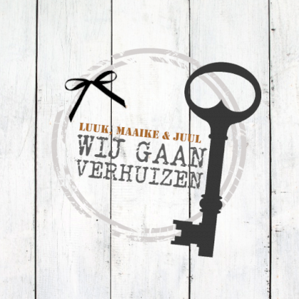 Verhuiskaart "Sleutel op steigerhout"